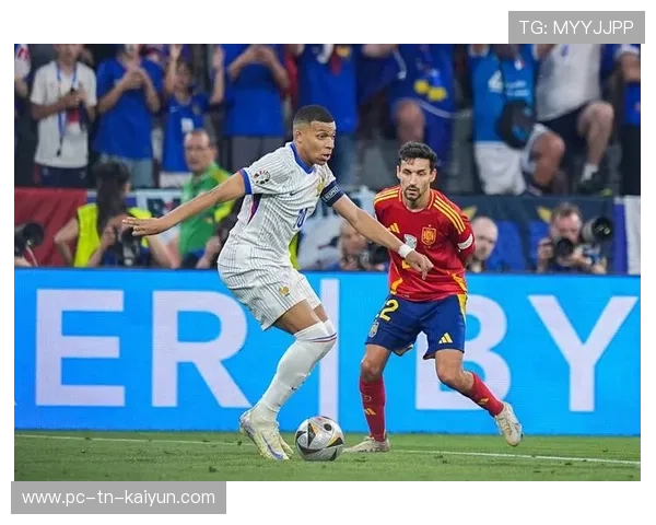 欧洲杯历史上的经典时刻在社媒上被回放，回顾欧洲杯