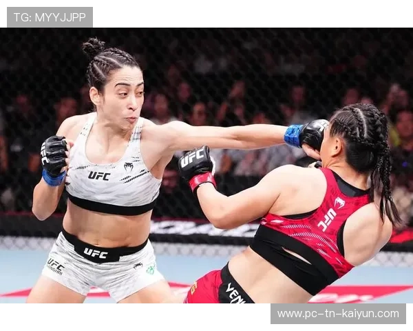 UFC拳手怒砸地板:激情、荣耀与胜利的极致瞬间 UFC拳手怒砸地板:激情、荣耀与胜利的极致瞬间